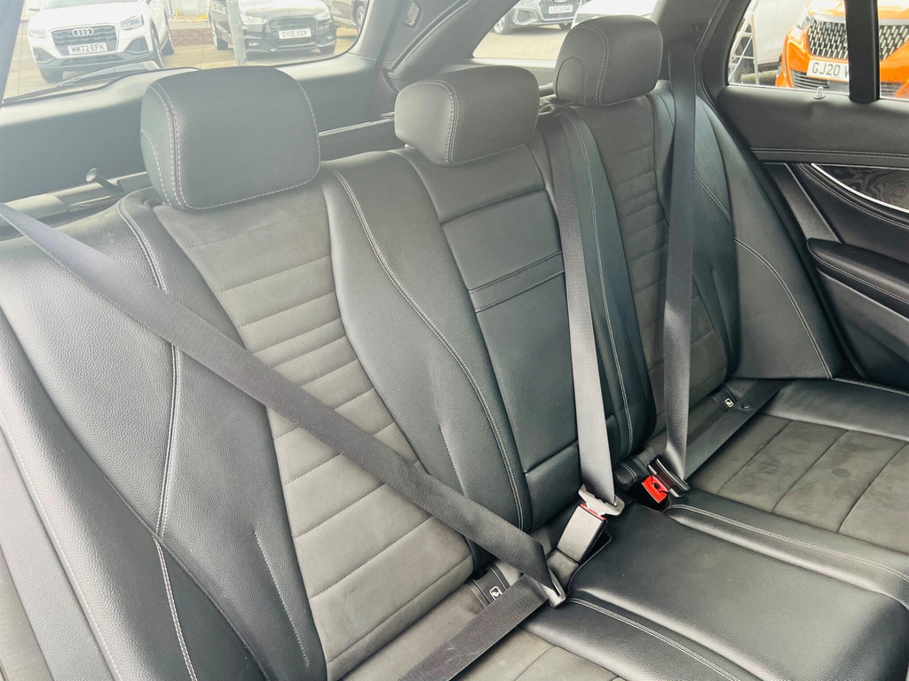 Mercedes-Benz E Class E220d Amg Line 9G-tronic White #35