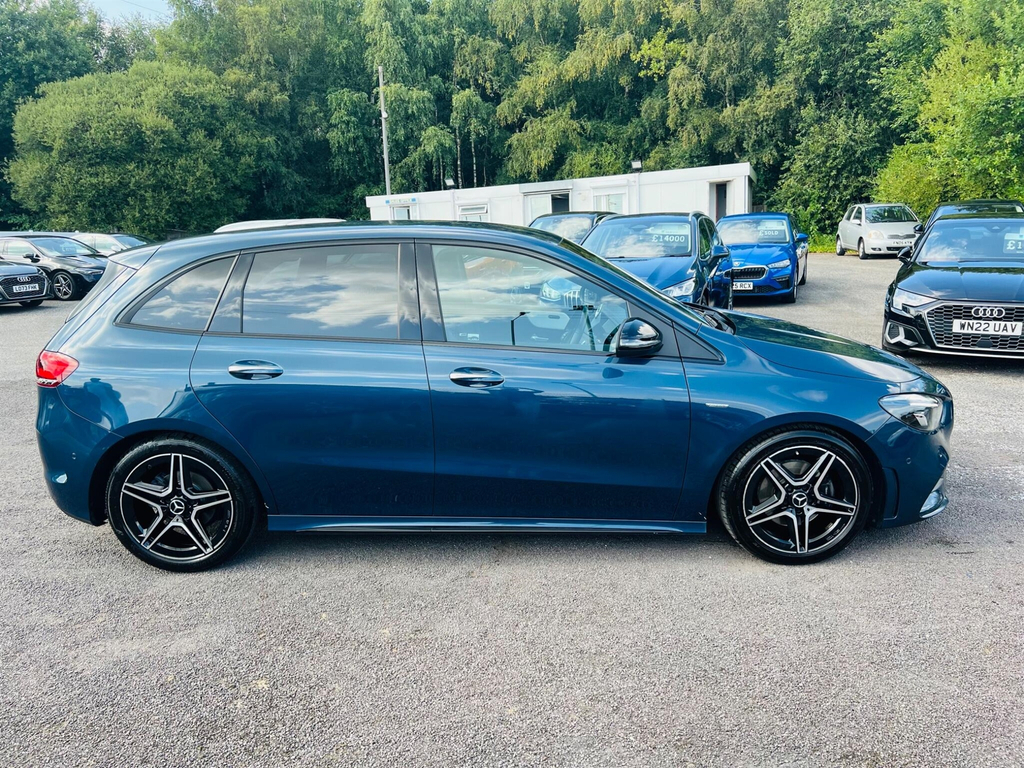 Mercedes-Benz B Class Amg Line Red #10