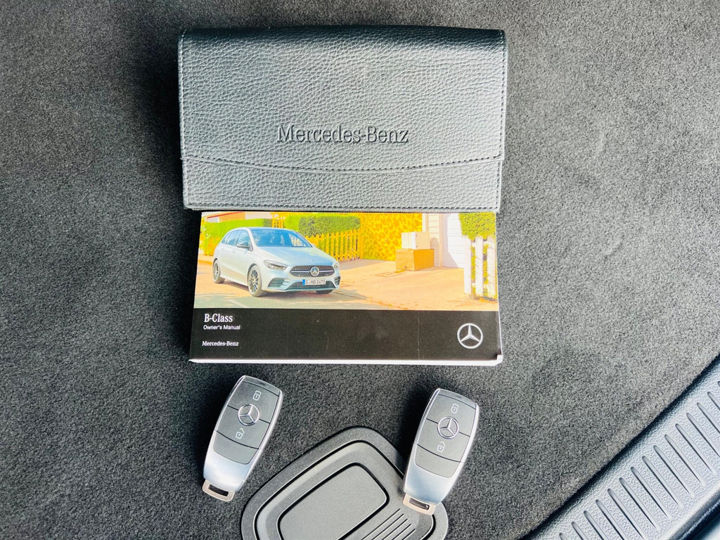 Mercedes-Benz B Class Amg Line Red #39