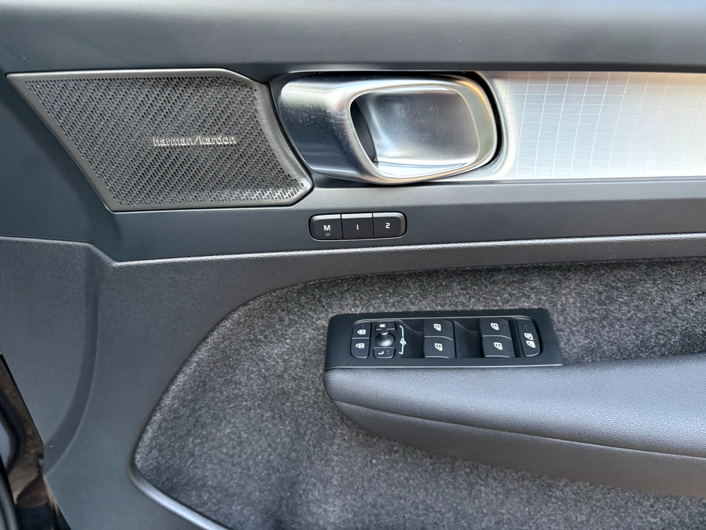 Volvo XC40 Petrol Silver #27