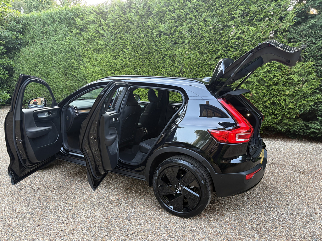Volvo XC40 Petrol Silver #42