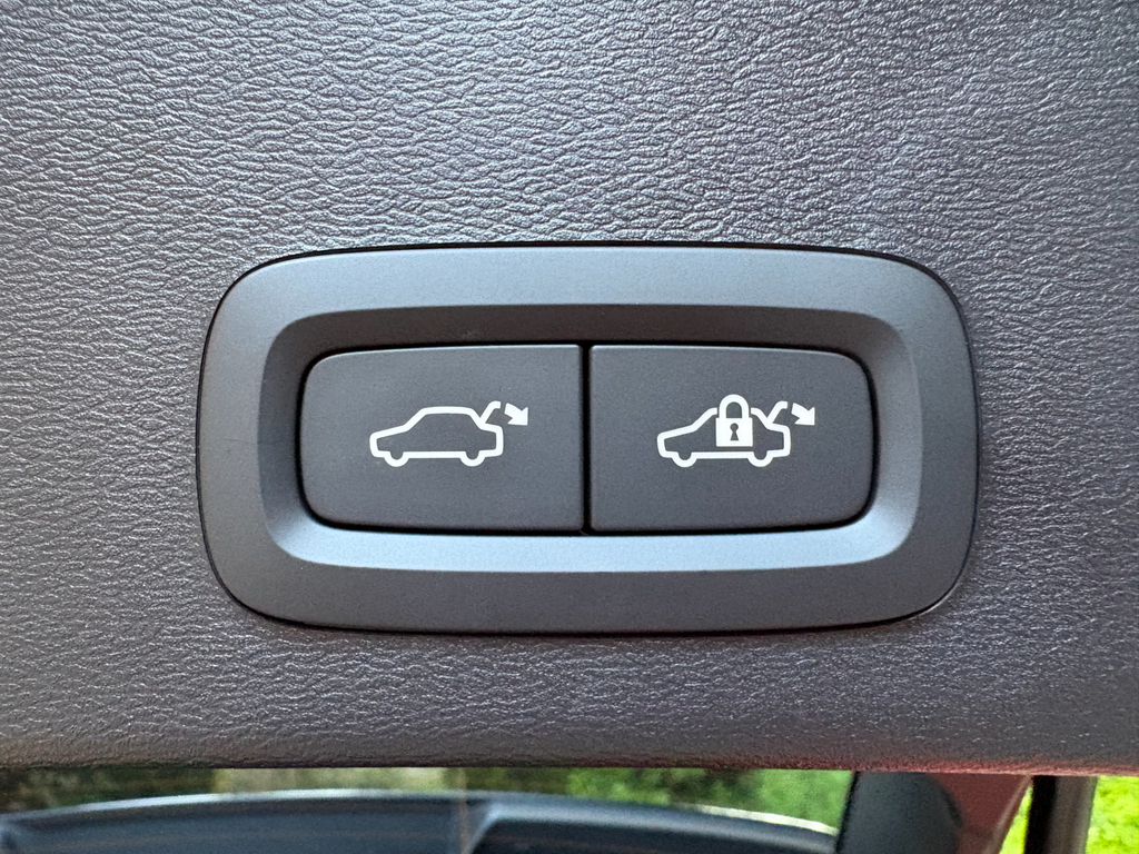 Volvo XC40 Petrol Silver #41