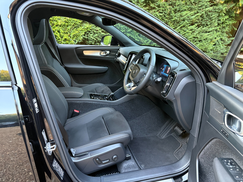 Volvo XC40 2.0 B4 Mhev Ultra Black Edition Suv Hyb #6