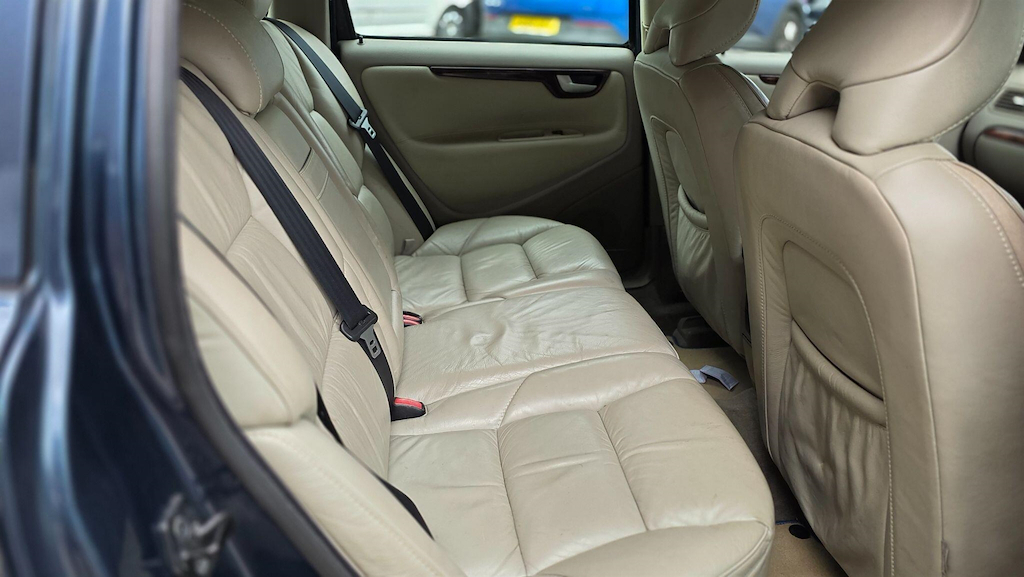 Volvo V70 2.4 D5 Se Sport Geartronic Silver #9