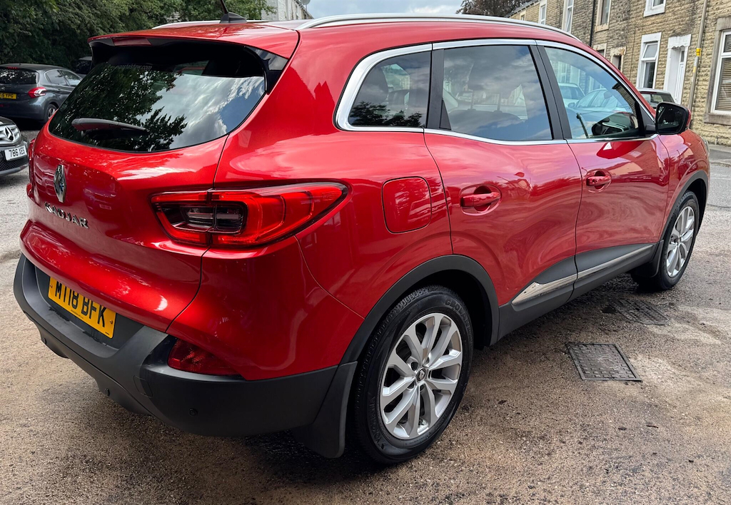 Renault Kadjar 1.5 Dci Dynamique Nav Euro 6 Ss MT18BFK Red #3