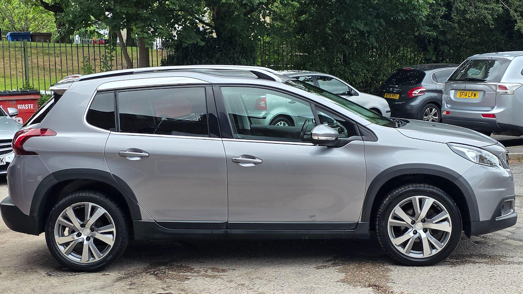 Peugeot 2008 1.2 Puretech Allure Eat Euro 6 Ss MD18PGV #6