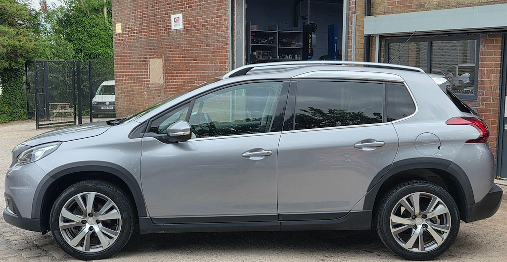 Peugeot 2008 1.2 Puretech Allure Eat Euro 6 Ss MD18PGV #4