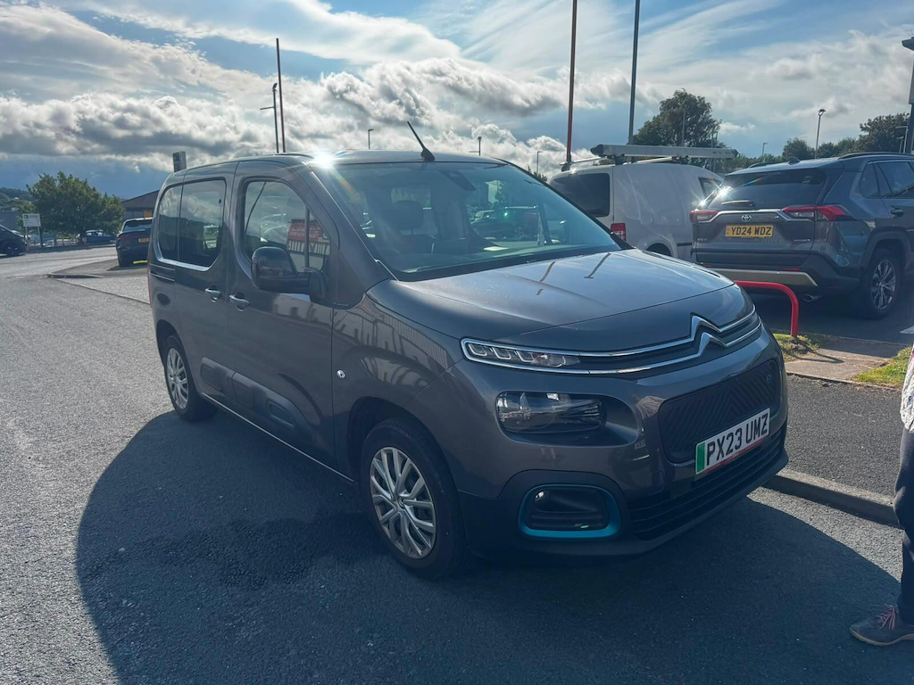Citroen e-Berlingo 50Kwh Feel M 7.4Kw Charger