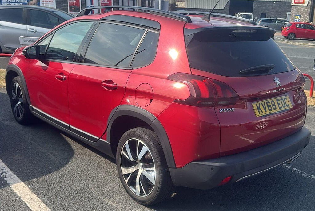 Peugeot 2008 1.5 Bluehdi Gt Line Euro 6 Ss  #2