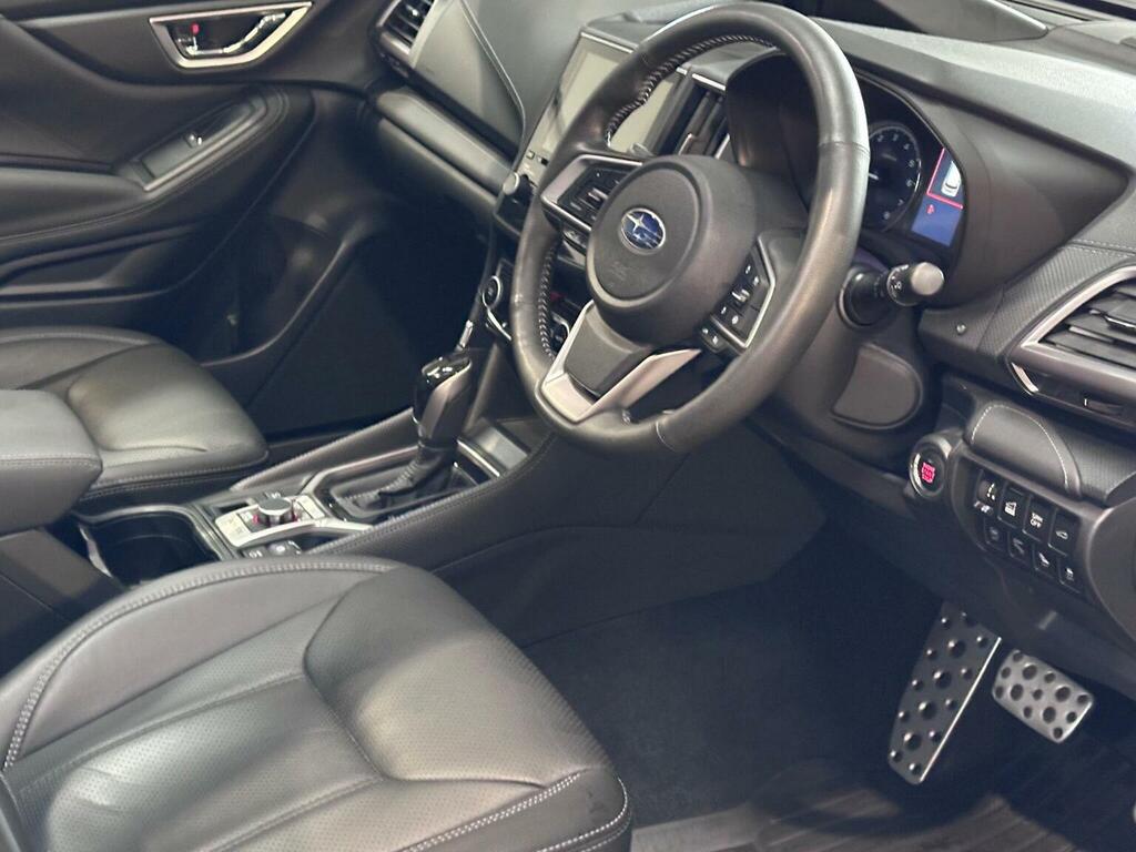 Subaru Forester 2.0I E-boxer Xe Premium Lineartronic White #16