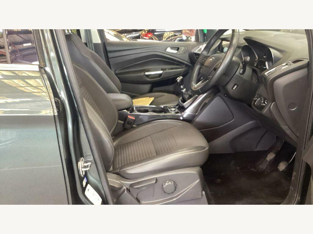 Ford Kuga 2.0 Tdci St-line 2Wd White #10