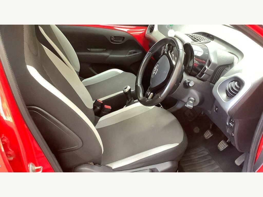 Toyota Aygo Hatchback 1.0 Silver #9