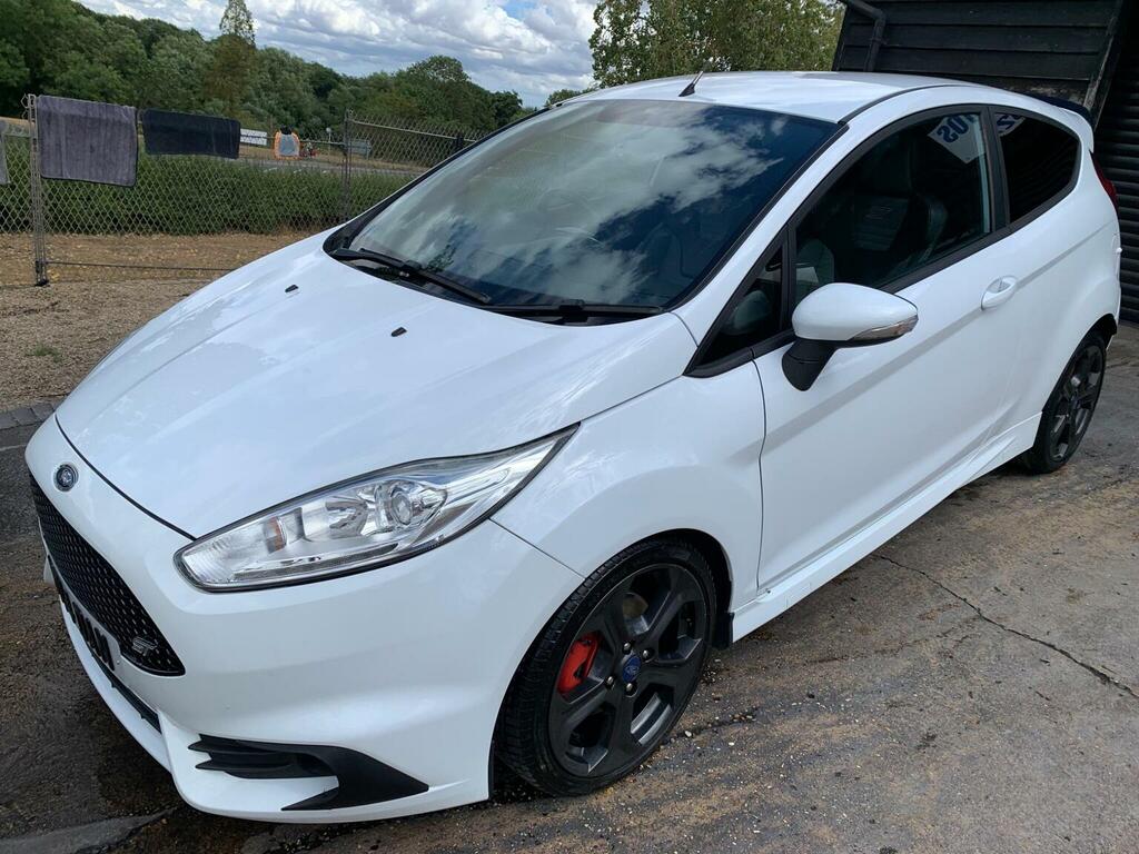 Ford Fiesta 1.0T Ecoboost Titanium White #1
