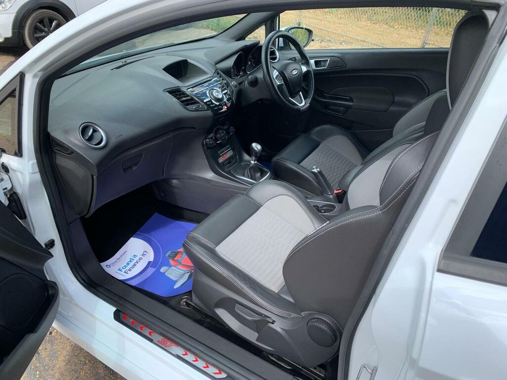 Ford Fiesta 1.0T Ecoboost Titanium White #13