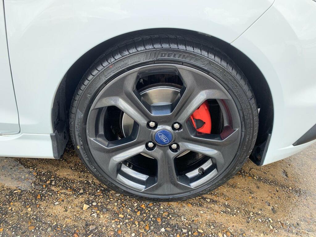Ford Fiesta 1.0T Ecoboost Titanium White #24