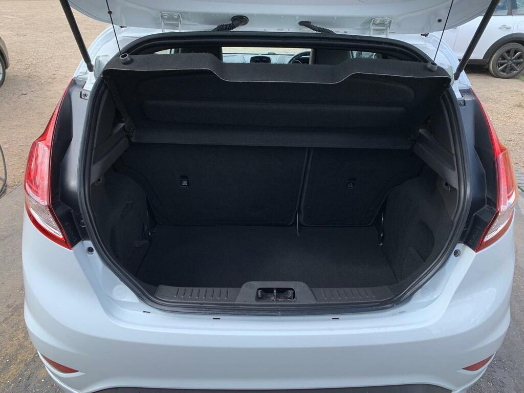Ford Fiesta 1.0T Ecoboost Titanium White #9