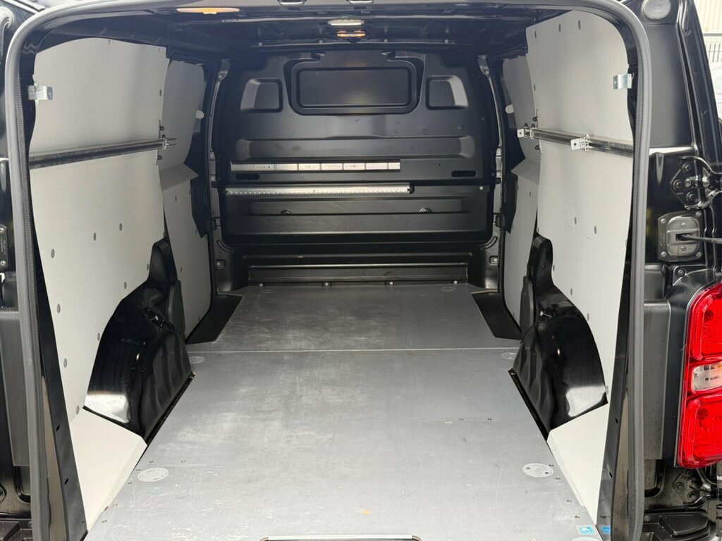 Vauxhall Vivaro 3100 2.0D 145Ps Prime H1 Van  #10