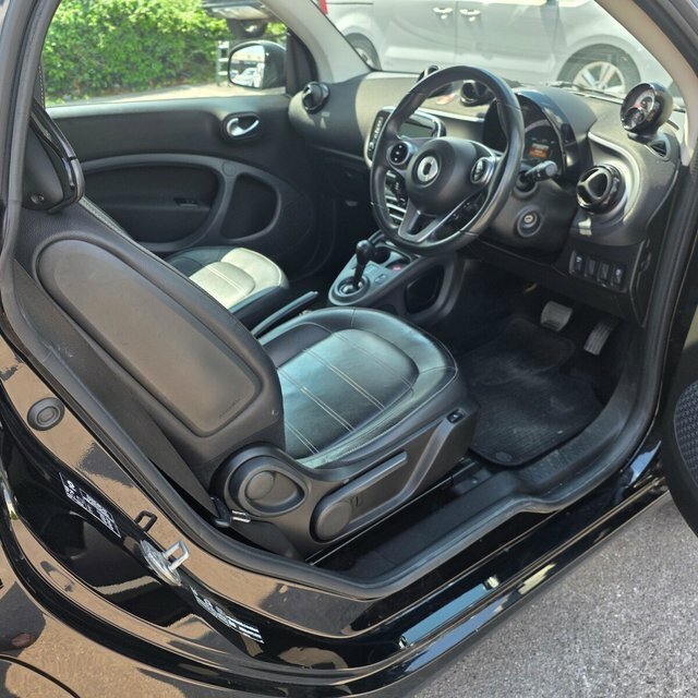 Smart Fortwo Coupe Hatchback White #11