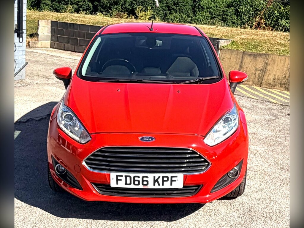Ford Fiesta 1.5 Tdci Titanium Euro 6 Red #4