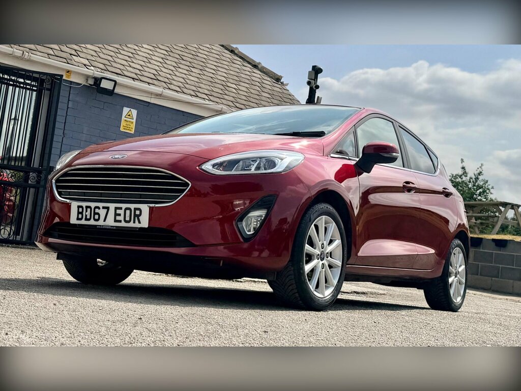 Ford Fiesta 1.0T Ecoboost Titanium Euro 6 Ss Red
