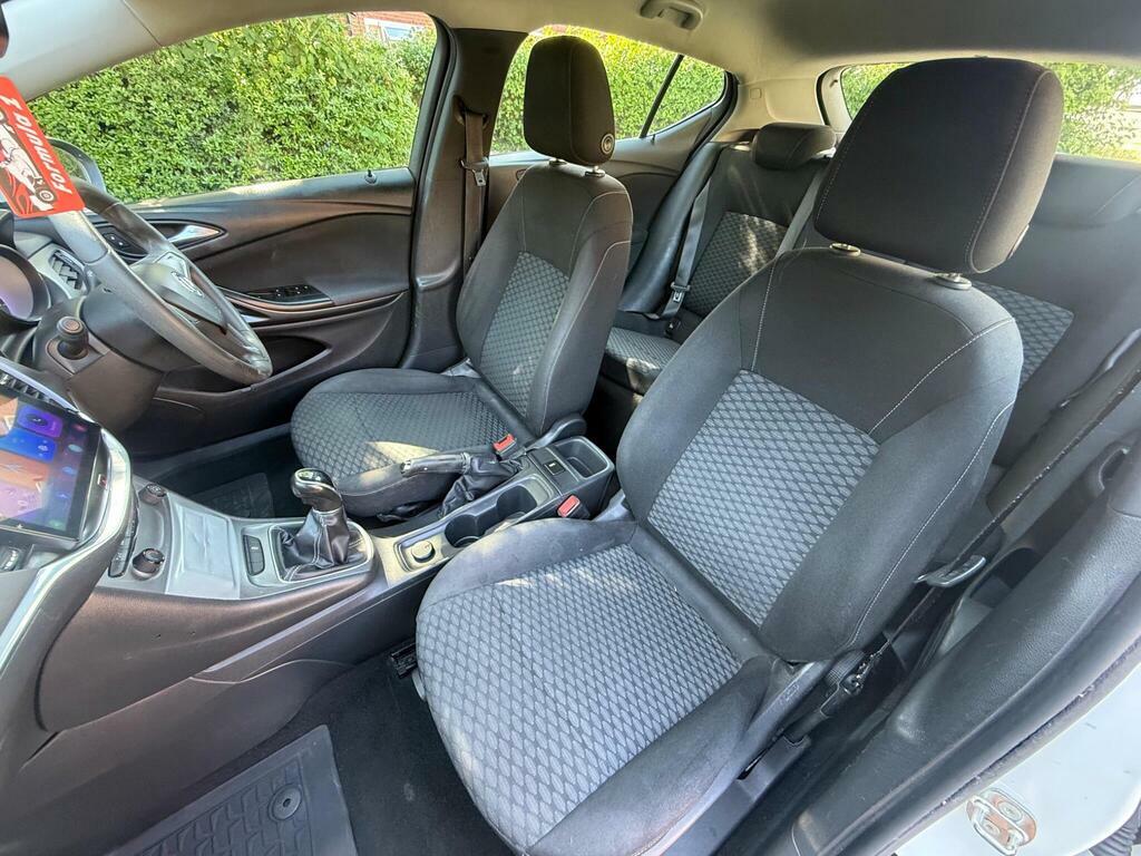 Vauxhall Astra 1.4I Turbo Design Sports Tourer Euro 6 White #21