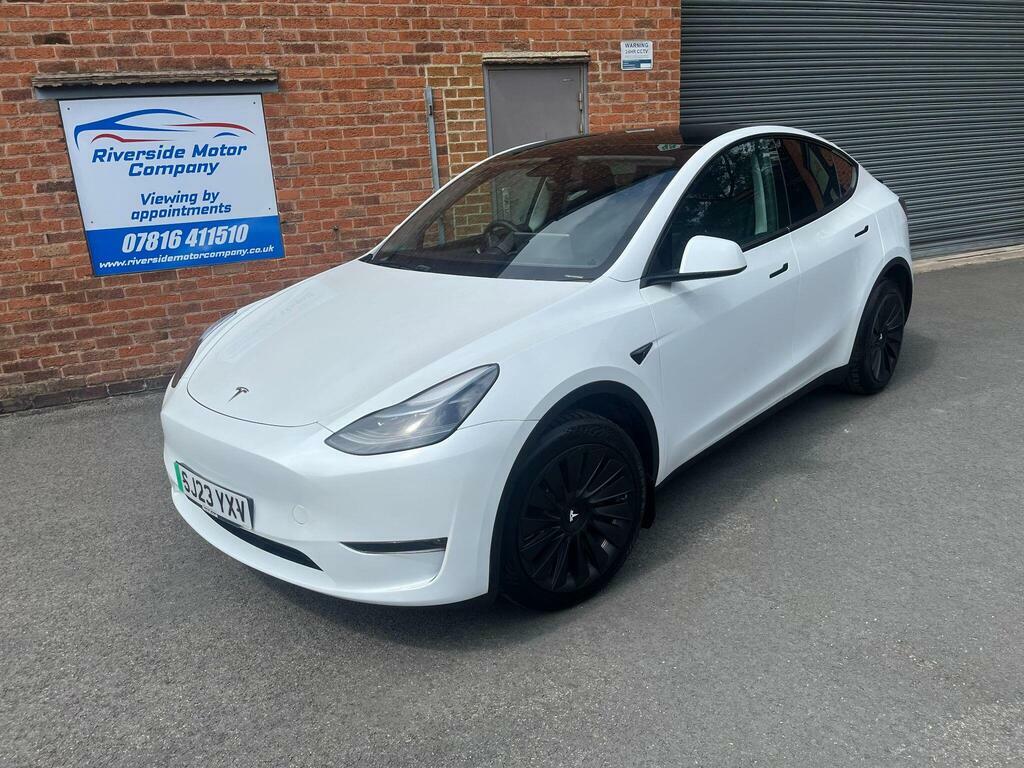 Tesla Model Y Dual Motor Long Range 4Wde White