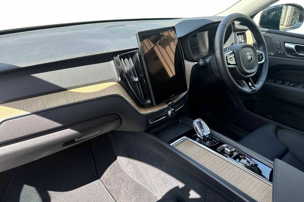 Volvo XC60 Plus, B5 Awd Mild Hybrid, Dark RF25AYW  #3