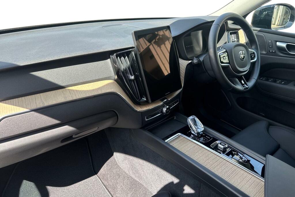 Volvo XC60 Plus, B5 Awd Mild Hybrid, Dark RF25AYW  #4