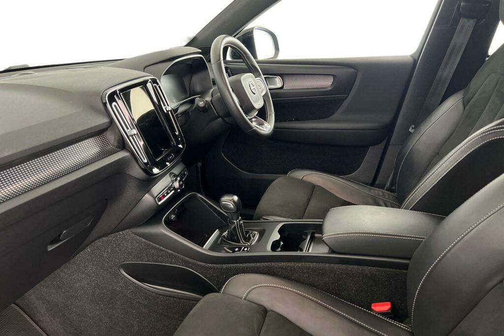 Volvo XC40 T3 R-design, YS21HHW Black #3