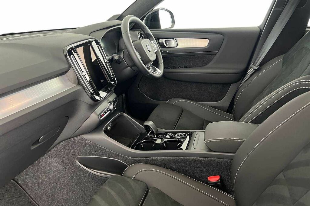 Volvo XC40 Black Edition Ultra, B4 Mild Hybrid, OE75YTH Black #4