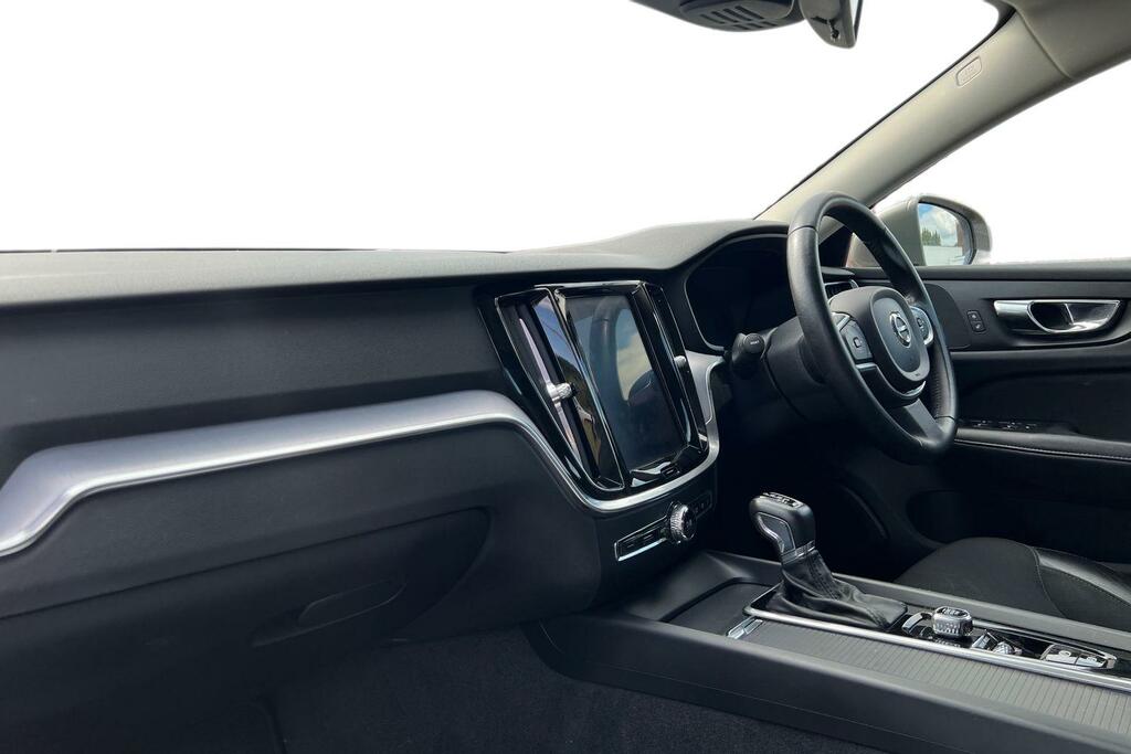 Volvo V60 D3 Momentum Grey #2