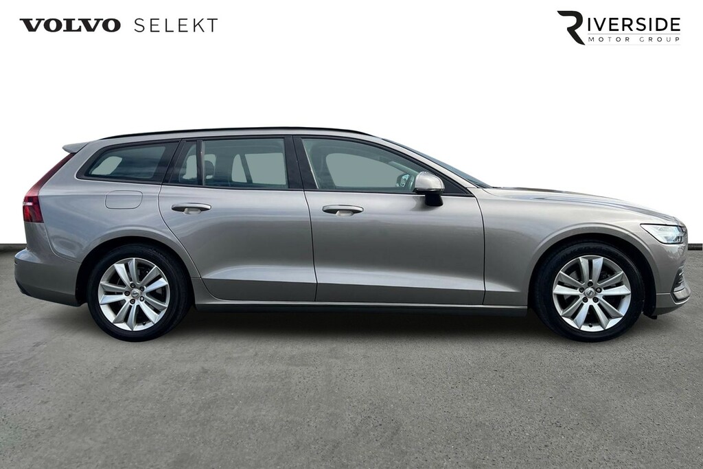 Volvo V60 D3 Momentum Grey #4