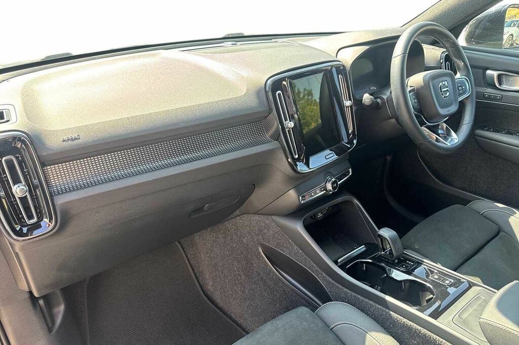 Volvo XC40 Plus, B3 Mild Hybrid, Dark BW24FZE Black #3