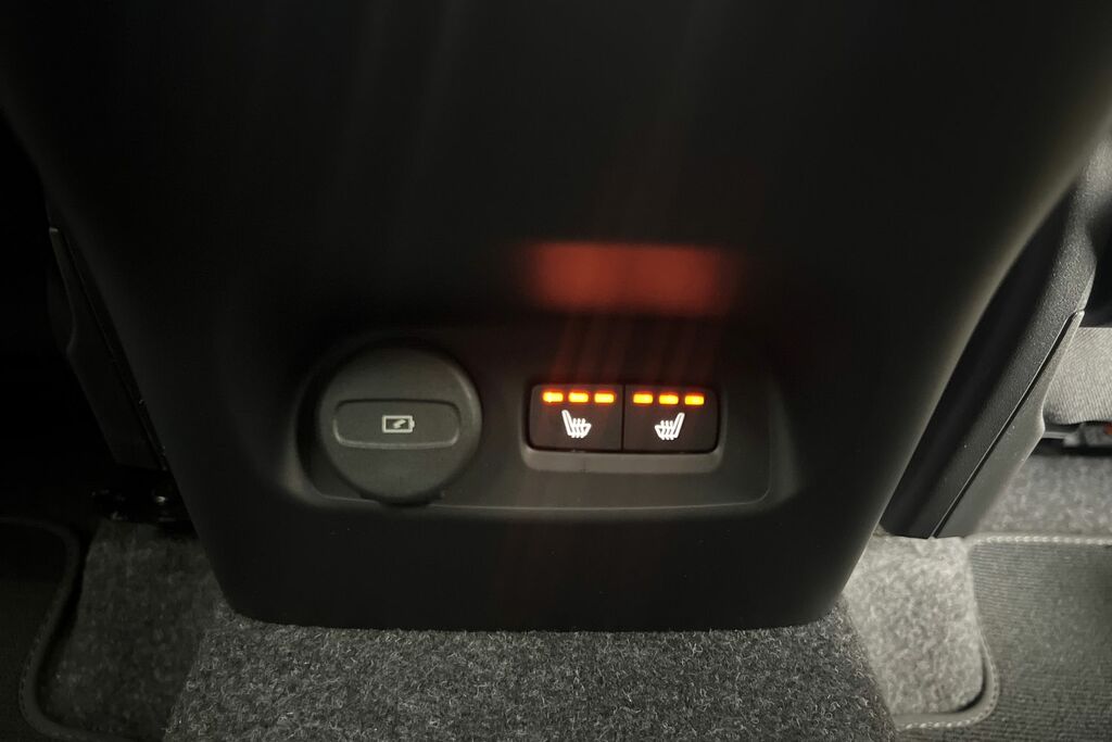 Volvo XC40 Ultra, B4 Mild Hybrid, Bright Blond Leat Grey #30