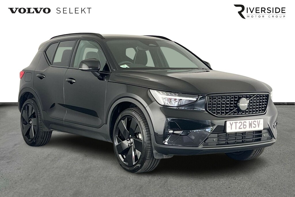 Volvo XC40 B3 Black Edition Plus, Mild Hybrid, Black