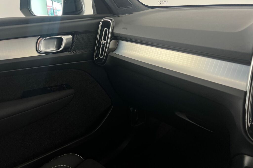 Volvo XC40 Ultra, B4 Mild Hybrid, Bright Blond Leat Grey #36