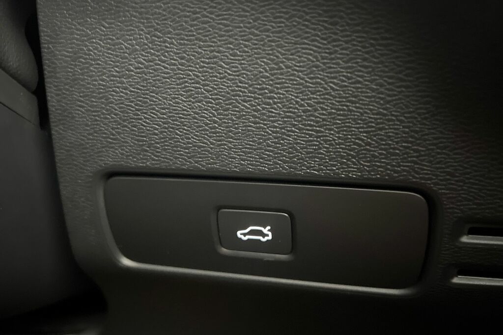 Volvo XC40 Ultra, B4 Mild Hybrid, Bright Blond Leat Grey #37