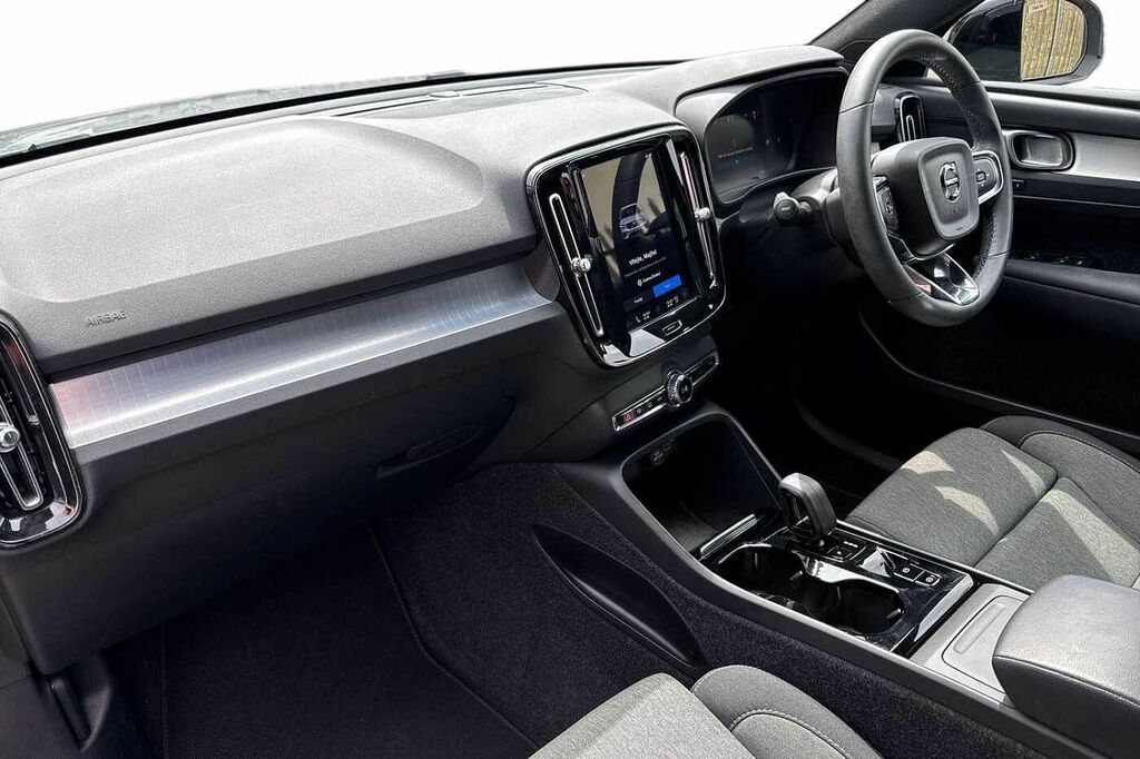 Volvo XC40 Plus, B4 Mild Hybrid, Dark YY24DYF Grey #3