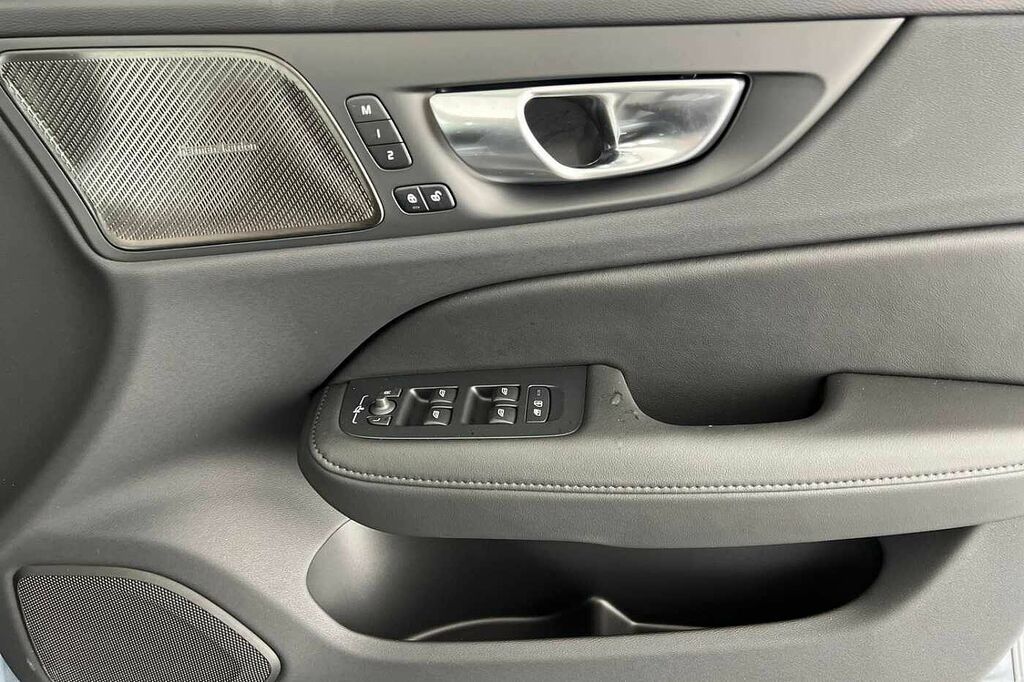 Volvo S60 Recharge Plus, T8 Plug-in Hybrid, Dark Ex  #73