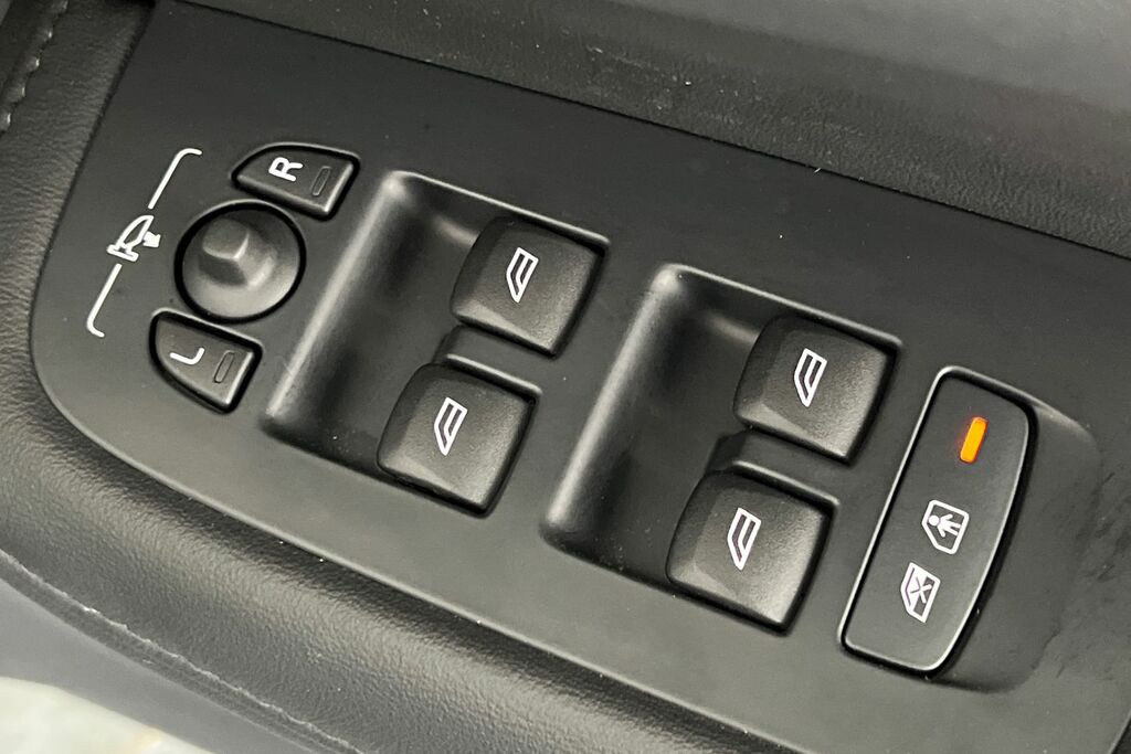 Volvo S60 Recharge Plus, T8 Plug-in Hybrid, Dark Ex  #56