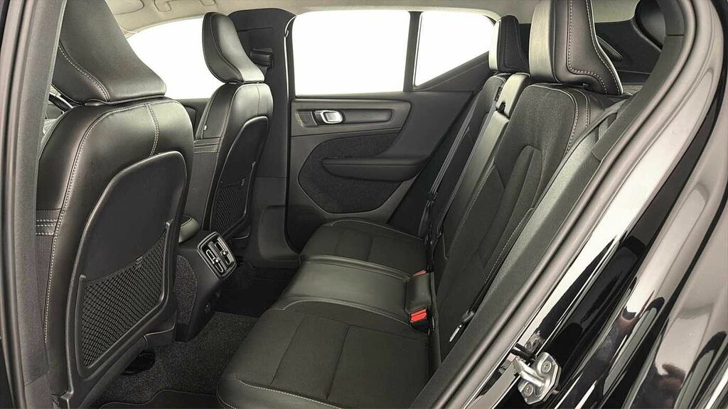 Volvo XC40 D3 Momentum Rear Park Assist, Winter, Sat Black #12