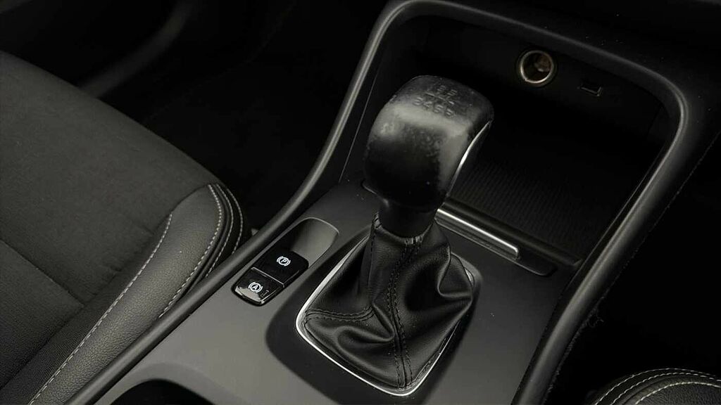 Volvo XC40 D3 Momentum Rear Park Assist, Winter, Sat Black #14