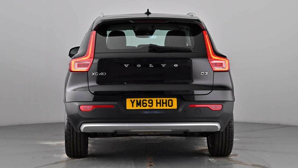 Volvo XC40 D3 Momentum Heated Seats Windscreen Black #6
