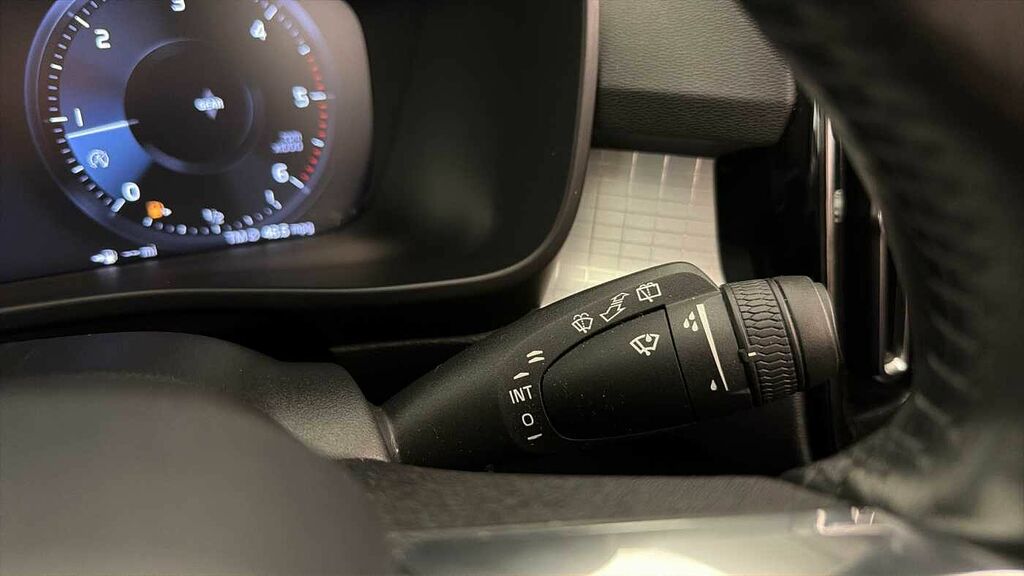 Volvo XC40 D3 Momentum Rear Park Assist, Winter, Sat Black #33