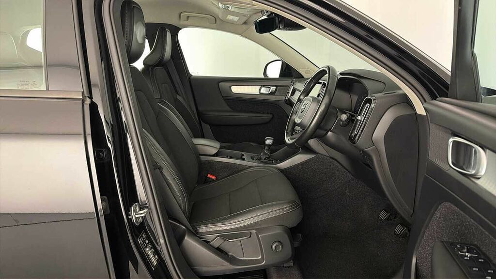 Volvo XC40 D3 Momentum Rear Park Assist, Winter, Sat Black #23