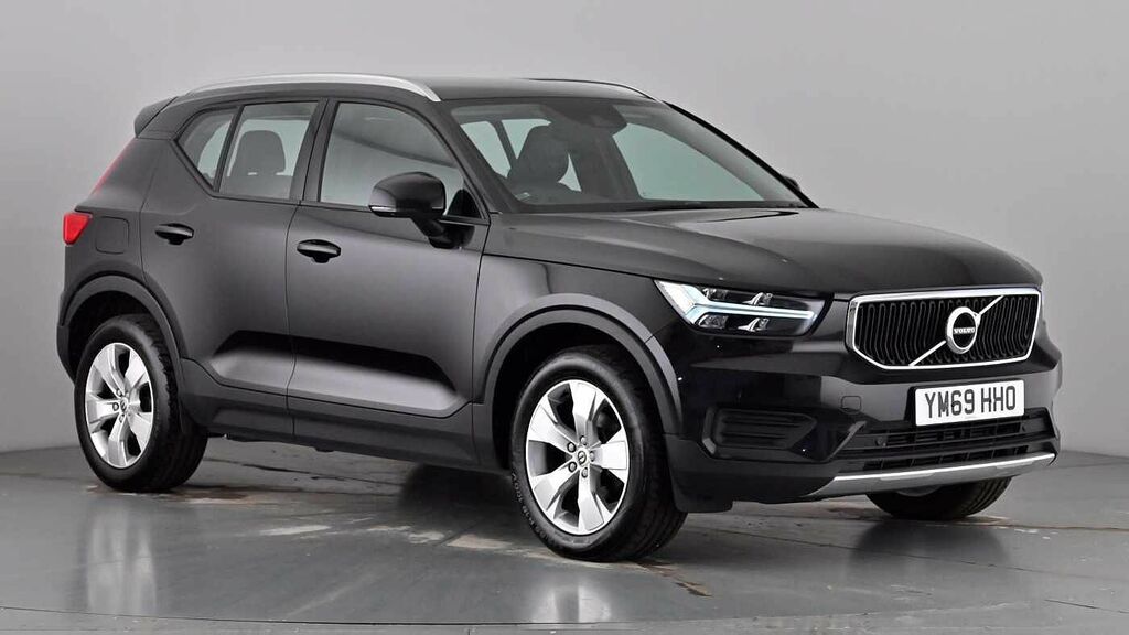 Volvo XC40 D3 Momentum Heated Seats Windscreen Black