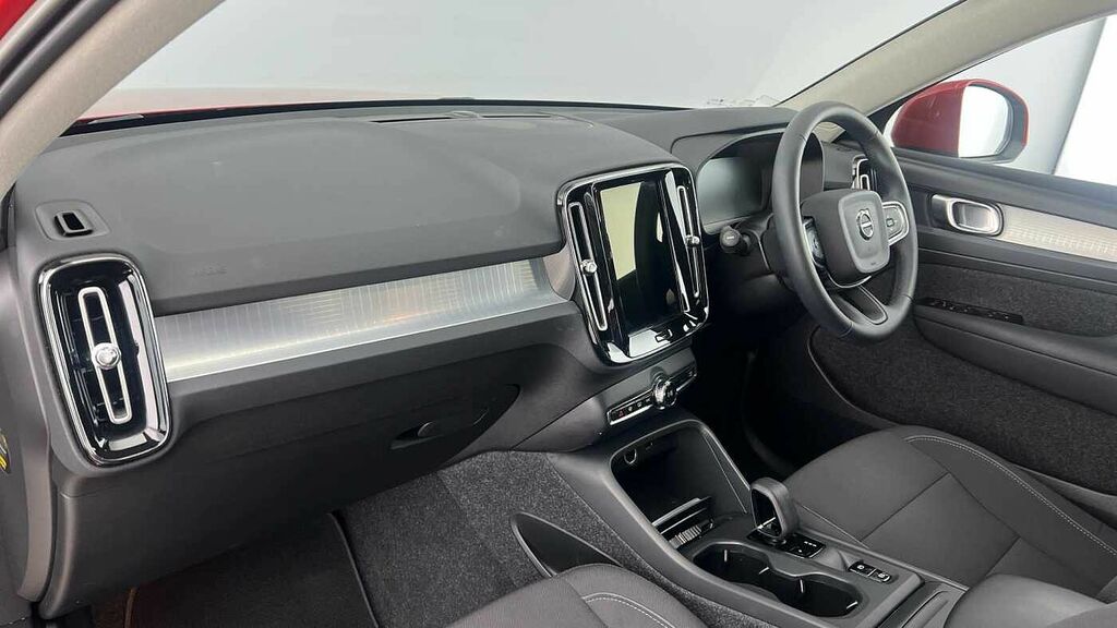 Volvo XC40 Momentum, T3 Sat Nav Rear Park Assist Le Red #3