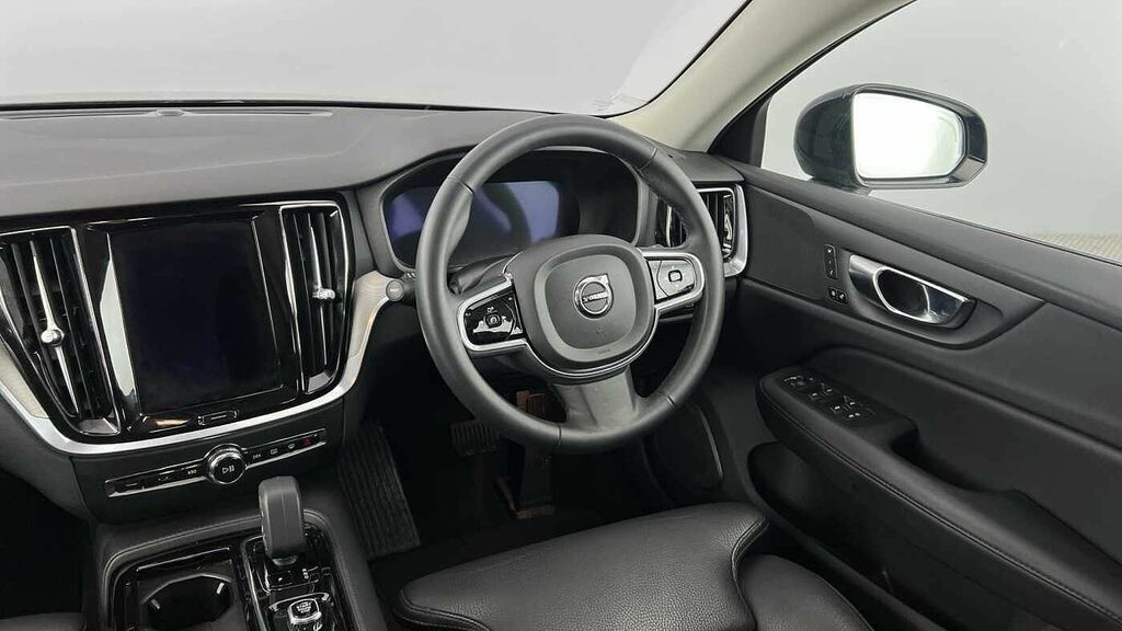 Volvo V60 Recharge Ultimate, T6 Awd Plug-in Hybrid, White #8