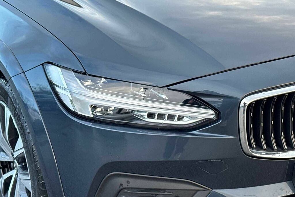Volvo V90 Cross Country 2.0 B5 Mhev Plus Grey #17