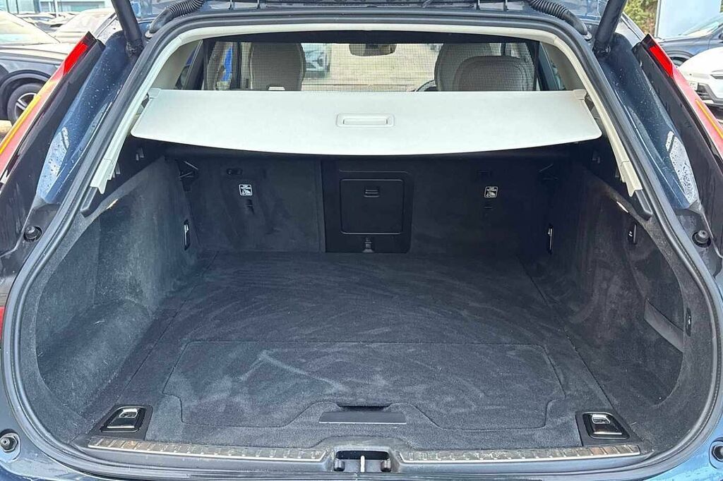 Volvo V90 Cross Country 2.0 B5 Mhev Plus Grey #7